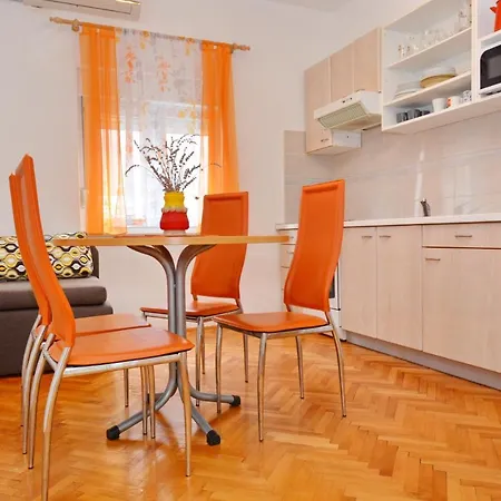 Antonija Apartment *
