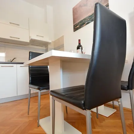 Antonija Apartment *